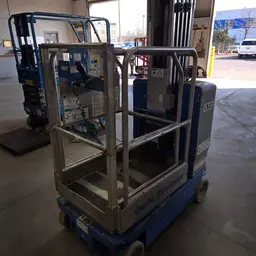 2018 Genie GR-20 Self-Propelled One-Person Lift