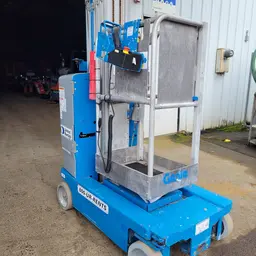 2017 Genie GR-20 Self-Propelled One-Person Lift