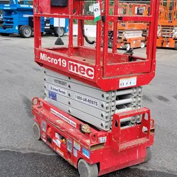 2018 MEC MICRO 19 Scissor Lift