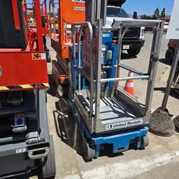 2016 Genie GR-20 Self-Propelled One-Person Lift