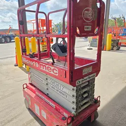 2019 MEC MICRO 19 Scissor Lift