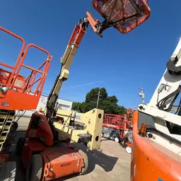 2017 JLG E400AJPN Articulating Boom Lift