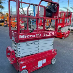 2018 MEC MICRO 19 Scissor Lift