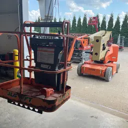 2017 JLG E400AJPN Articulating Boom Lift