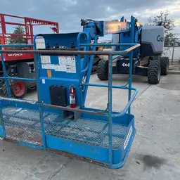 2015 Genie Z-62/40J Articulating Boom Lift