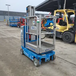 2017 Genie GR-20 Self-Propelled One-Person Lift