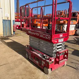 2018 MEC MICRO 19 Scissor Lift