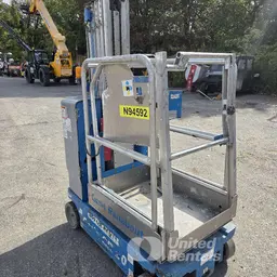 2016 Genie GR-20 Self-Propelled One-Person Lift