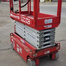 2017 MEC MICRO 19 Scissor Lift