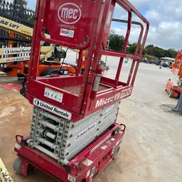 2018 MEC MICRO 19 Scissor Lift
