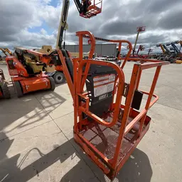 2017 JLG E400AJPN Articulating Boom Lift
