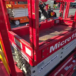 2018 MEC MICRO 19 Scissor Lift