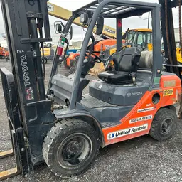 2018 Toyota 8FGU30 Warehouse Forklift