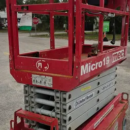 2018 MEC MICRO 19 Scissor Lift