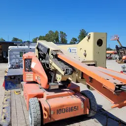 2012 JLG E400AJPN Articulating Boom Lift