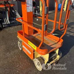 2016 JLG 1230ES Self-Propelled One-Person Lift