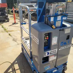 2018 Genie GR-12 Self-Propelled One-Person Lift