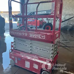 2018 MEC MICRO 19 Scissor Lift