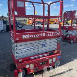 2019 MEC MICRO 19 Scissor Lift