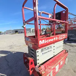 2018 MEC MICRO 19 Scissor Lift