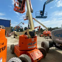 2013 JLG E450AJ Articulating Boom Lift